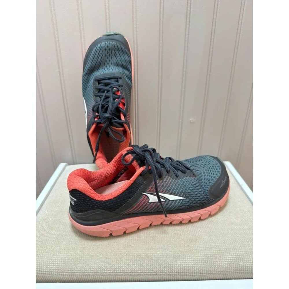 Altra Women's Provision 4 Running Shoes Size 7.5